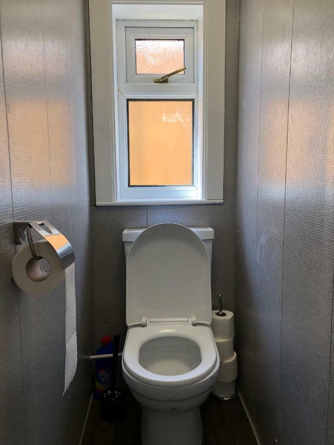 Glasgow Airport Holiday Home Paisley Esterno foto