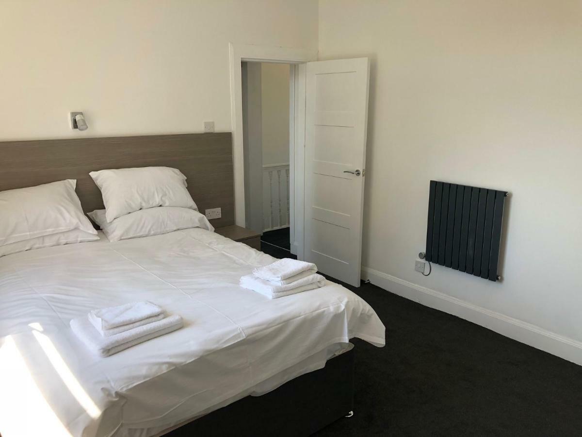 Glasgow Airport Holiday Home Paisley Esterno foto
