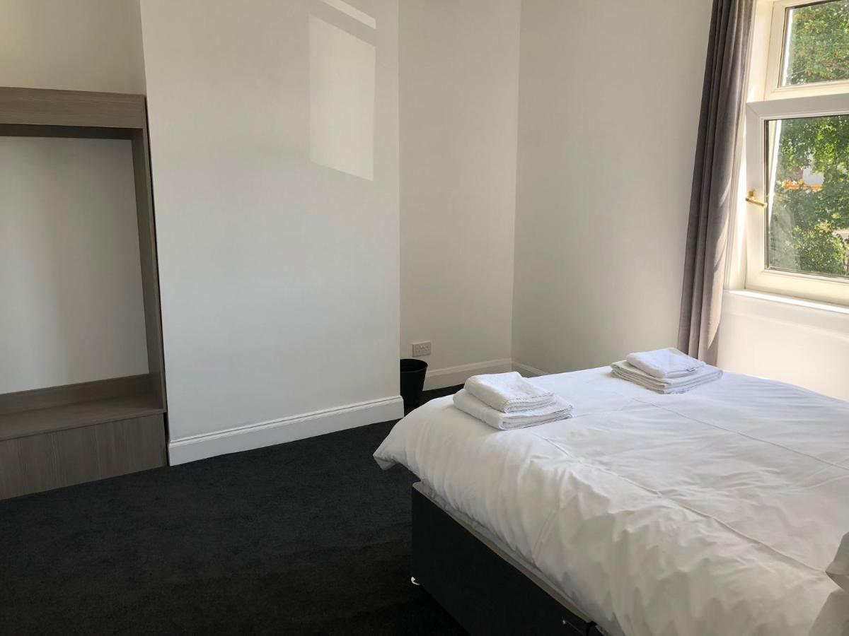 Glasgow Airport Holiday Home Paisley Esterno foto